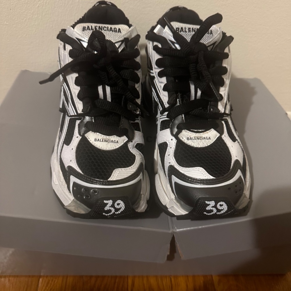 Balenciaga Sneakers - Picture 2 of 3